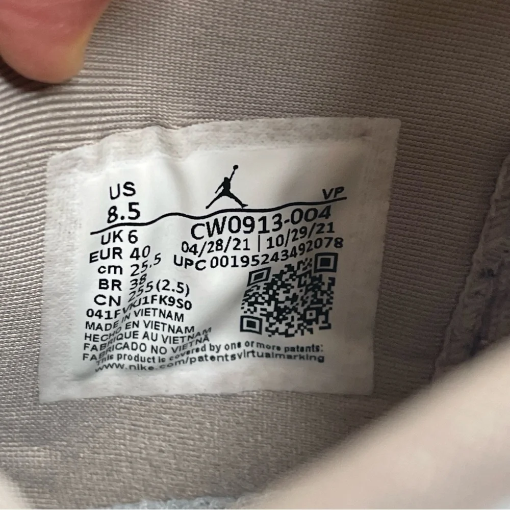 Nike Jordan Delta 2 white/gray/blue womens 8.5 Sneakers